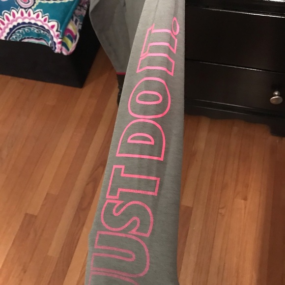 Mike Hoodie - Picture 2 of 3